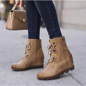 Sorel Joan Of Arctic Wedge II Ash Brown Waterproof Leather Boots Gorpcore EUC 7